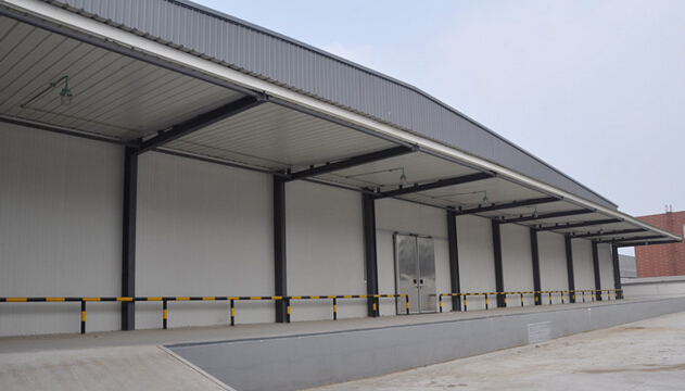 低溫冷藏庫冷鏈物流的運(yùn)轉(zhuǎn)現(xiàn)場